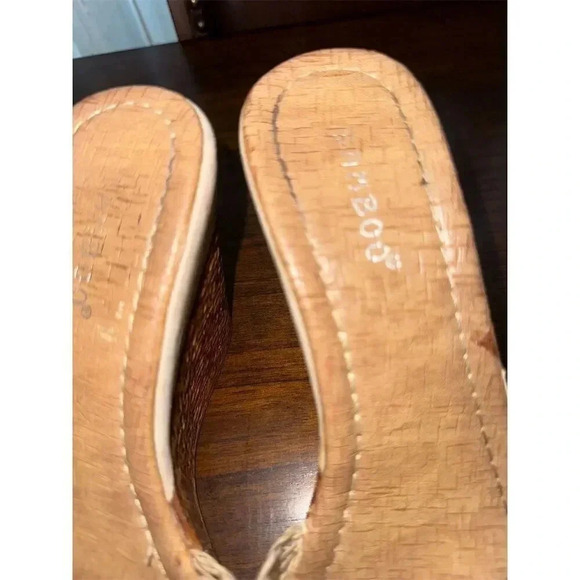 Bamboo Women's Beige Wedge Sandals Size 7 Floral Detail Summer Casual - Picture 7 of 9